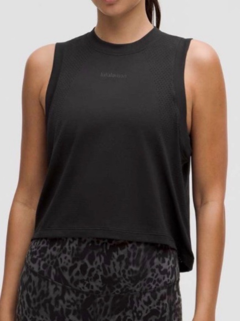 NWOT Lululemon Swiftly Cropped Oversized
Tank Top Black